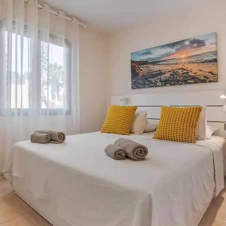 Oasis Duna_ Casa Elena Pool Corralejo